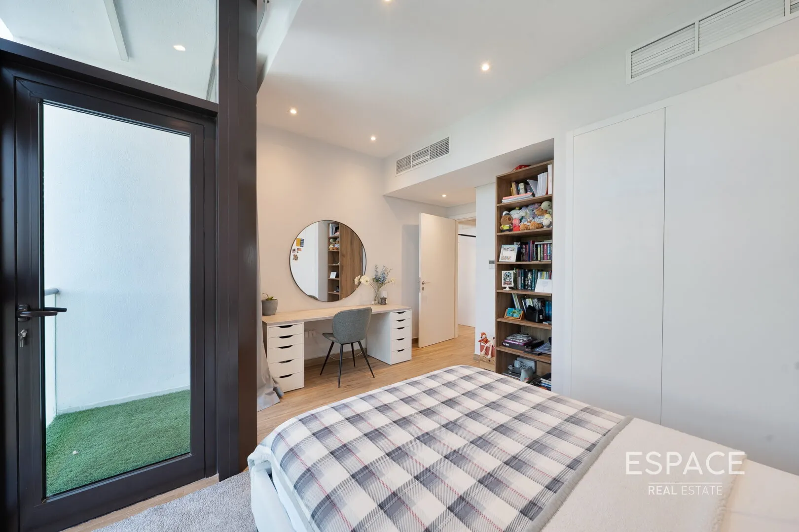 PropertiesGalleryCamera