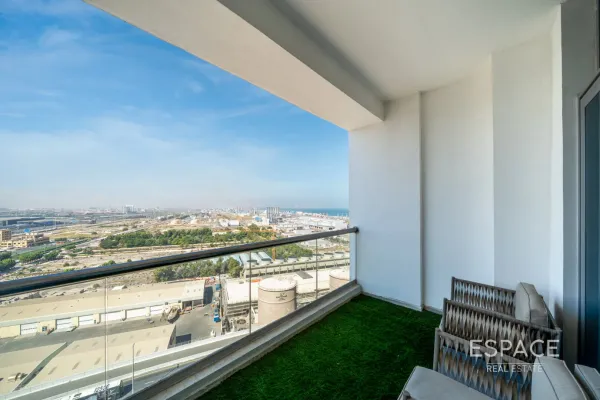DEC Tower 2, Dubai Marina, Dubai - Espace