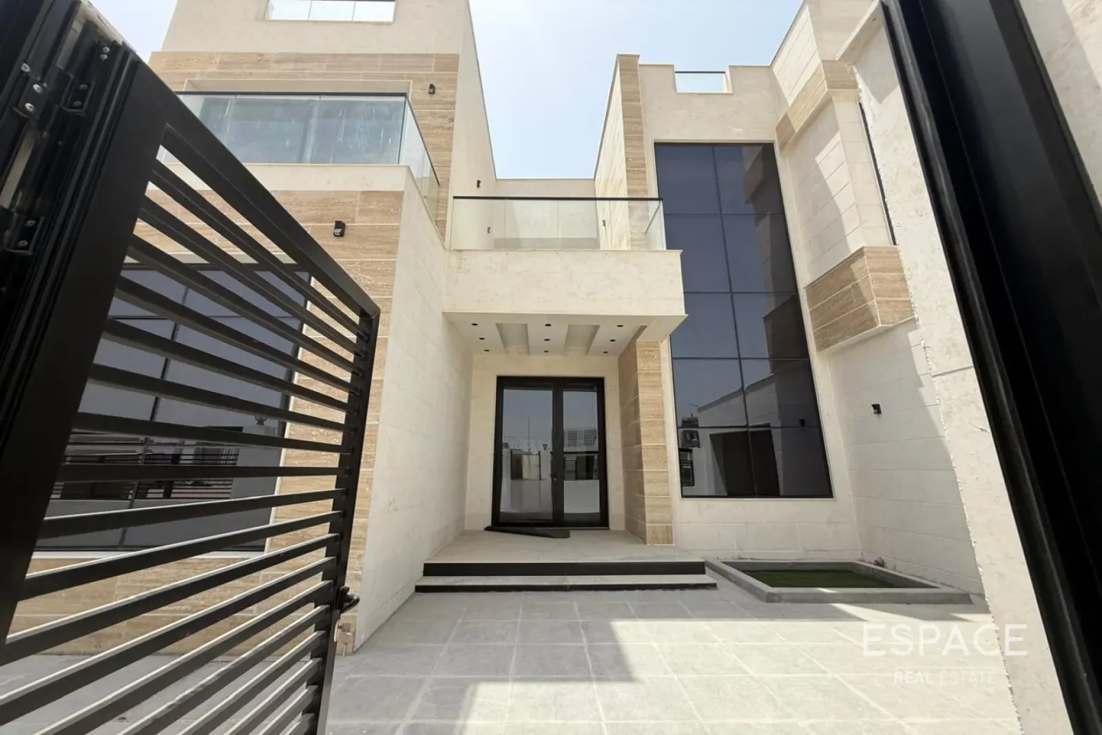 PropertiesGalleryCamera