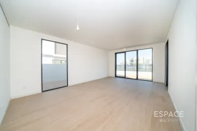 Jebel Ali Village Villas, Jebel Ali, Dubai - Espace