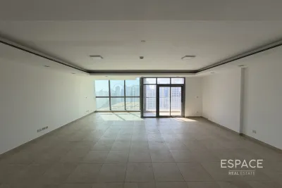 Global Lake View, Jumeirah Lake Towers, Dubai - Espace
