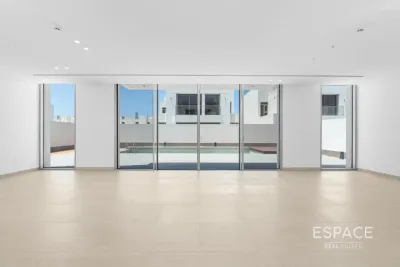 Sunrise Living at Jumeirah Park, Jumeirah Park, Dubai - Espace
