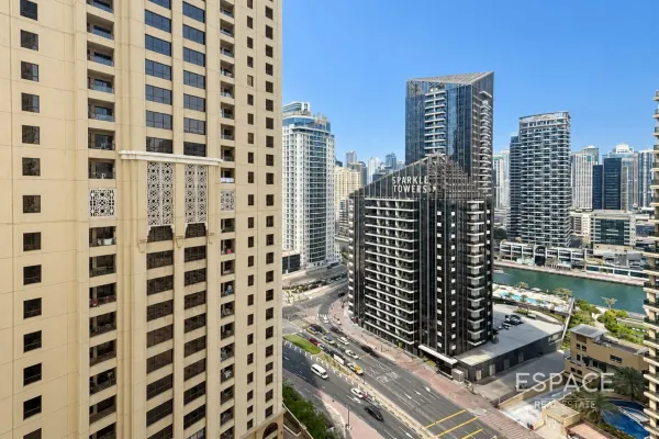 JBR - Shams 2, Jumeirah Beach Residence, Dubai - Espace