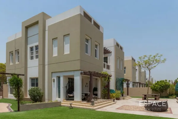 Rahat, Mudon, Dubai - Espace