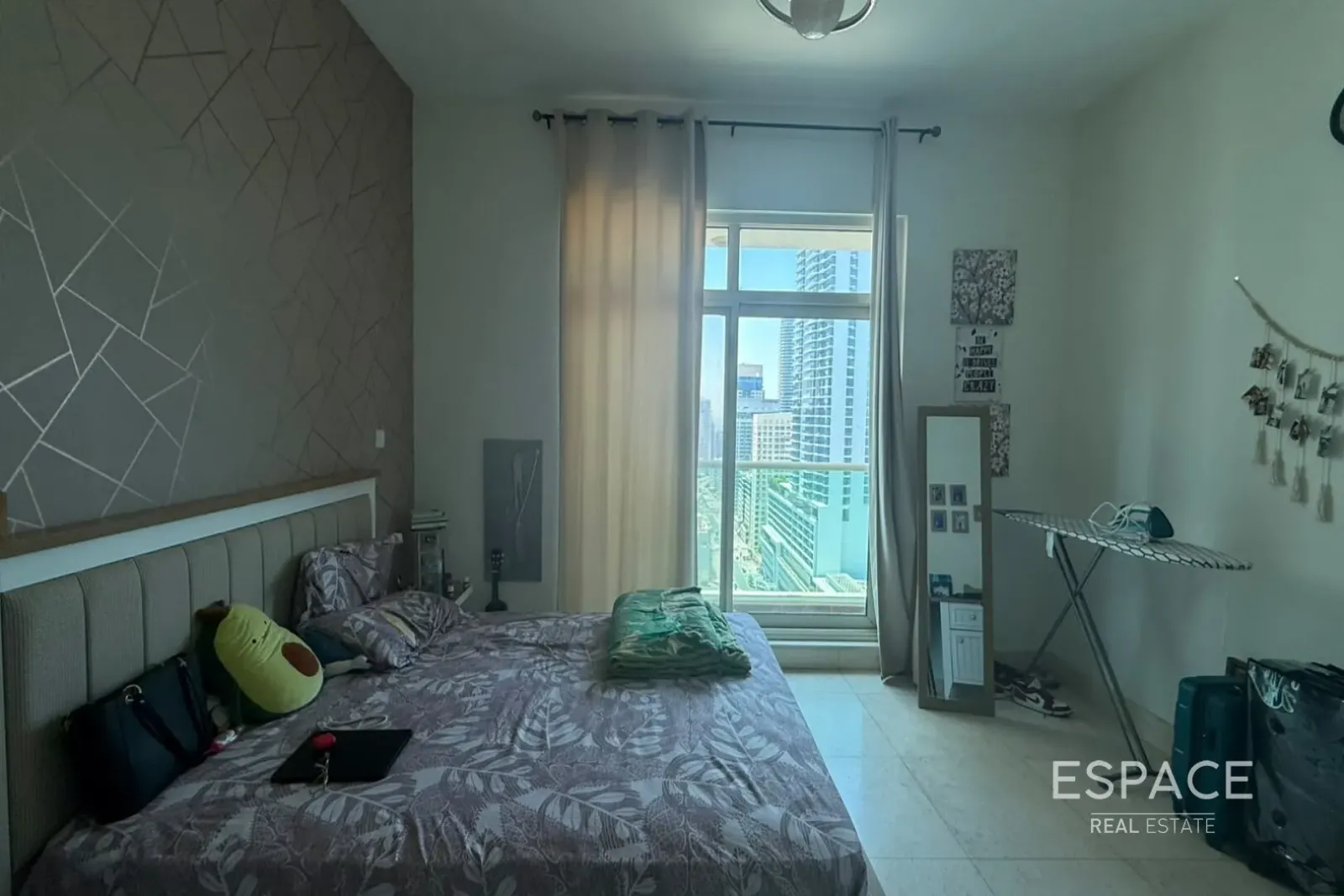 PropertiesGalleryCamera