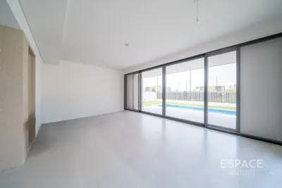Jebel Ali Village Villas, Jebel Ali, Dubai - Espace