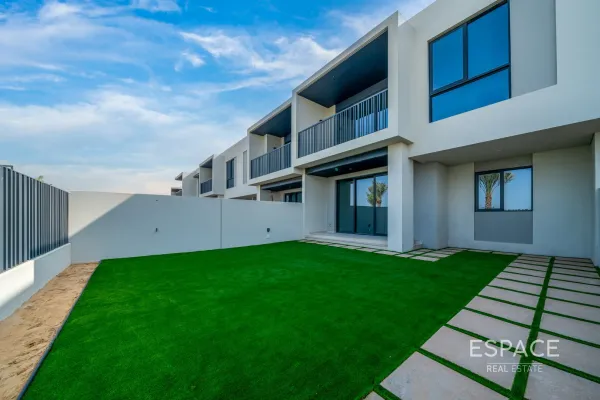 Jebel Ali Village Villas, Jebel Ali, Dubai - Espace