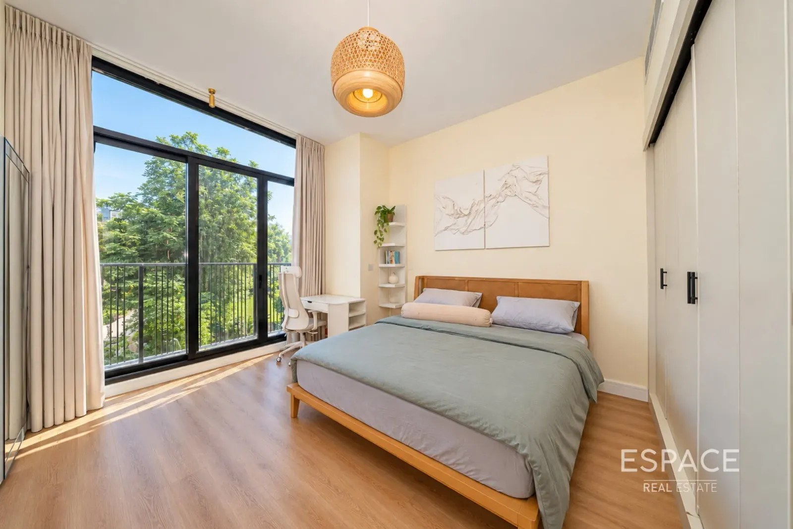 PropertiesGalleryCamera