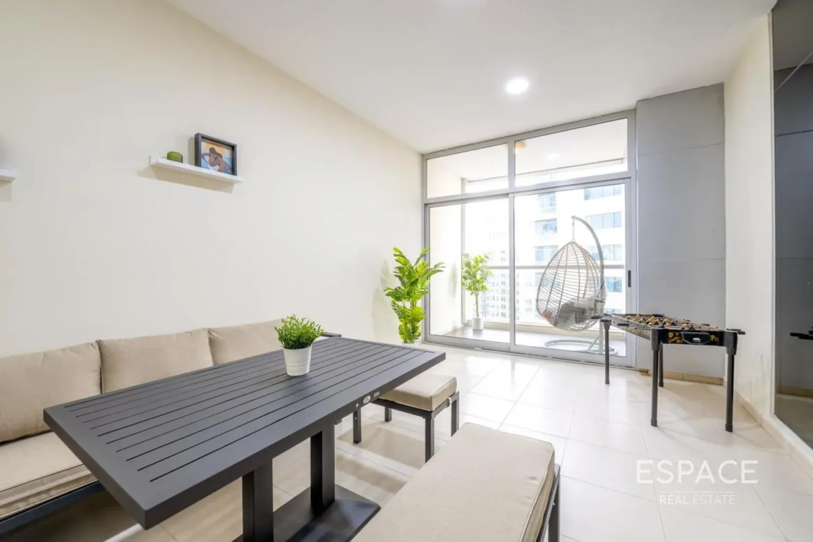 PropertiesGalleryCamera
