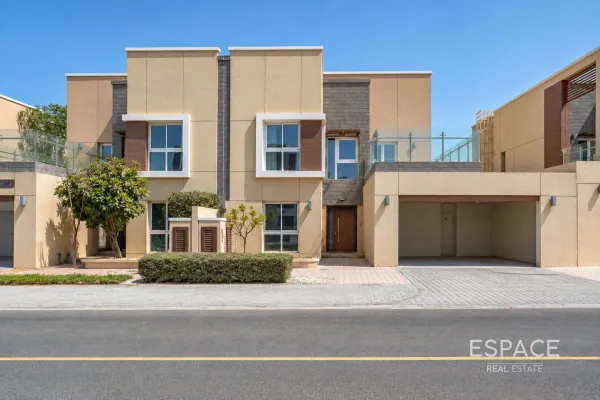 Villa Lantana 2, Al Barsha South, Dubai - Espace