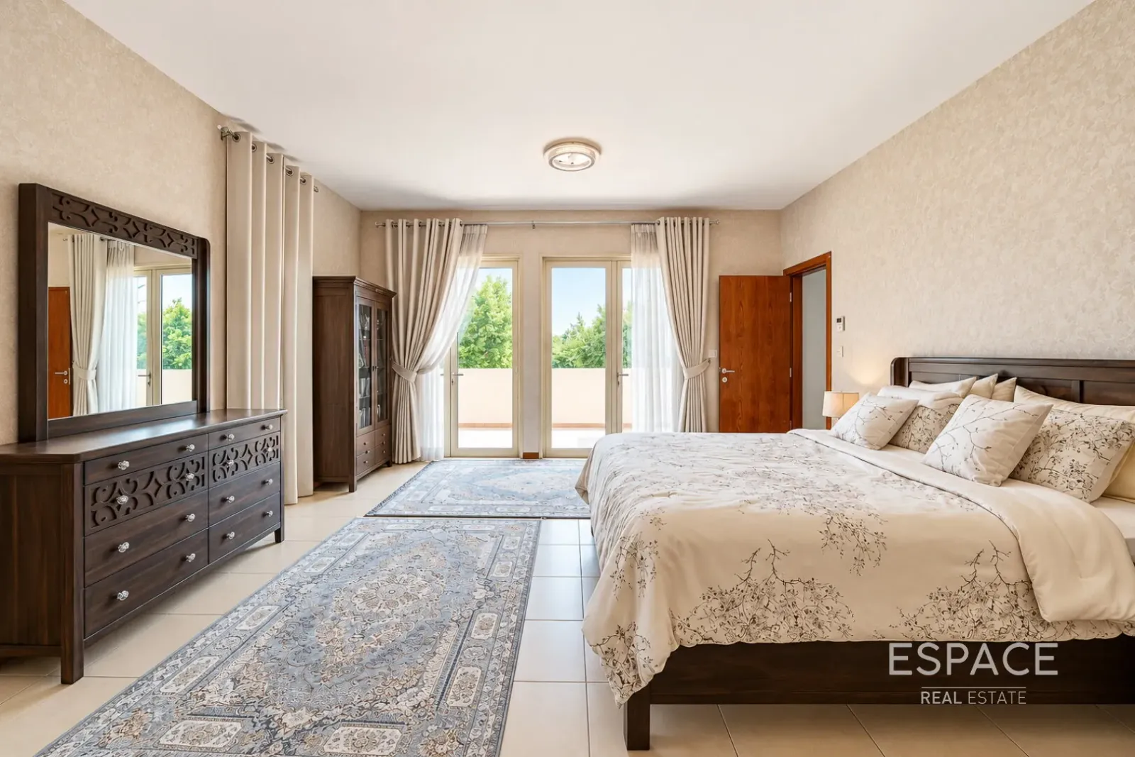 PropertiesGalleryCamera