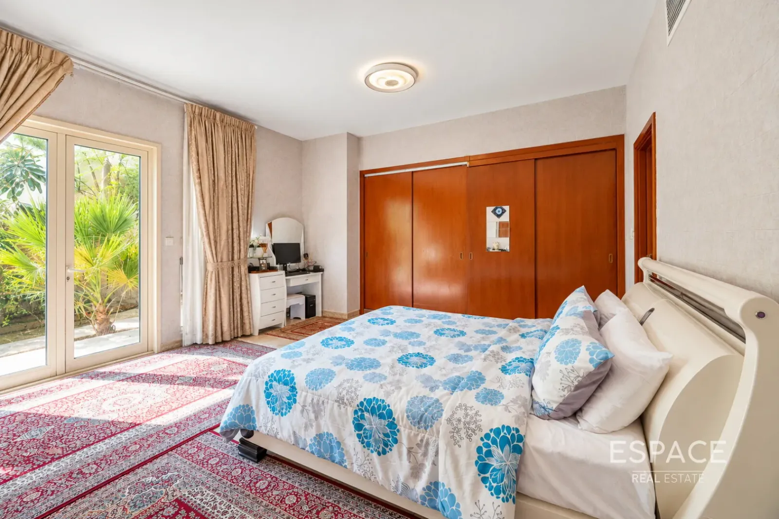 PropertiesGalleryCamera