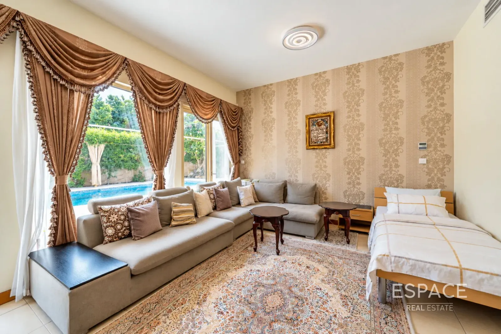 PropertiesGalleryCamera