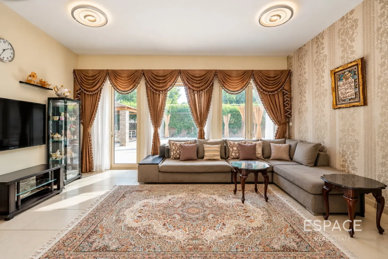 PropertiesGalleryCamera