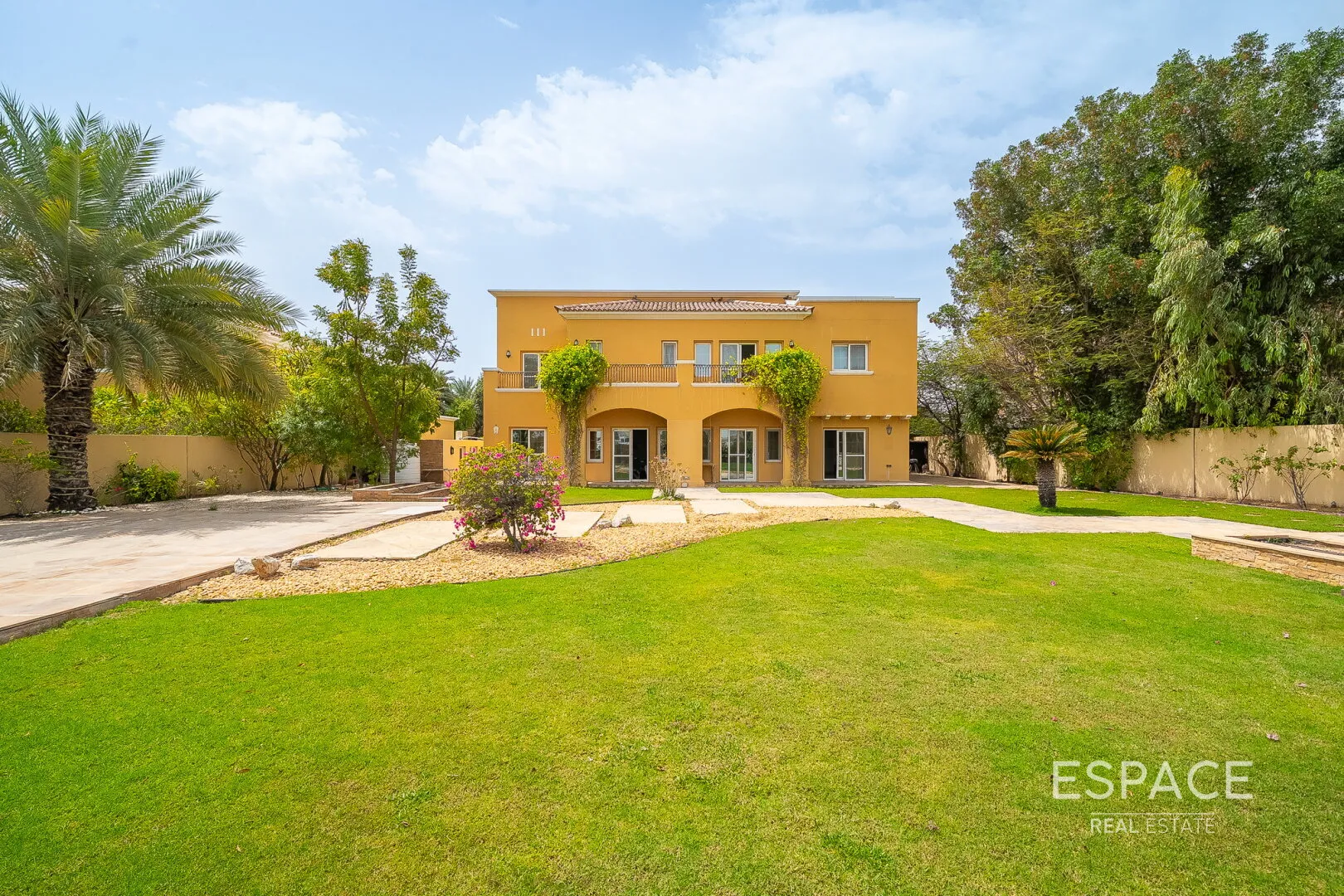 PropertiesGalleryCamera