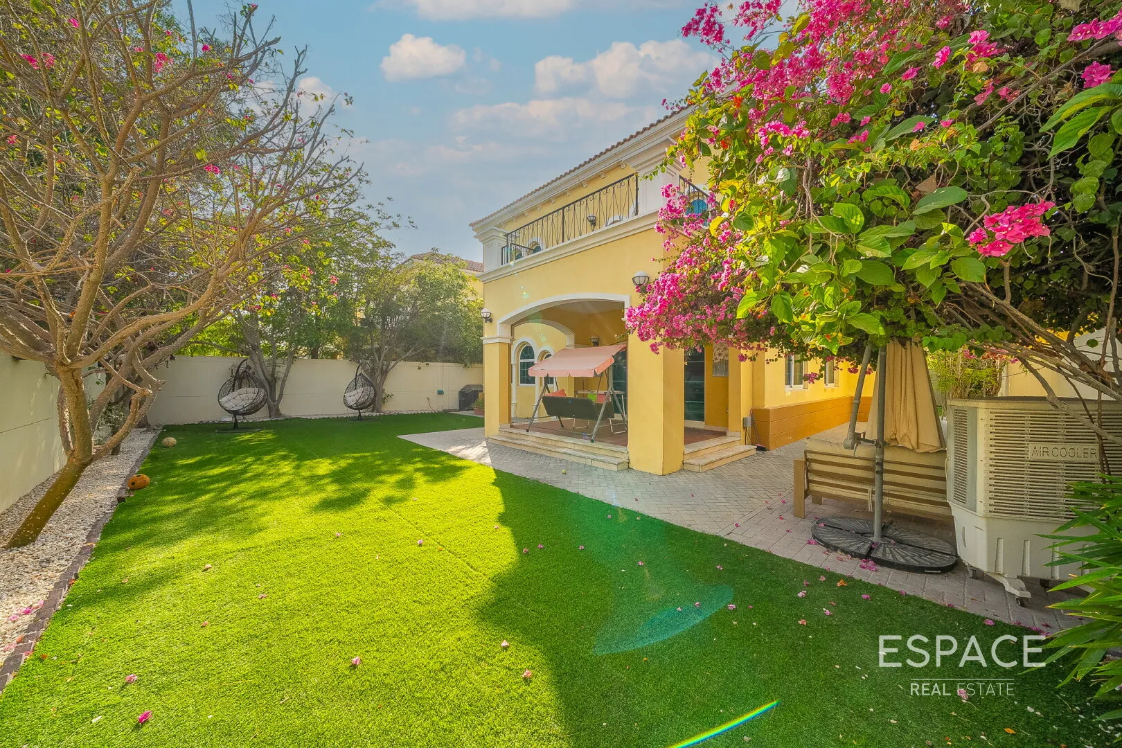 PropertiesGalleryCamera