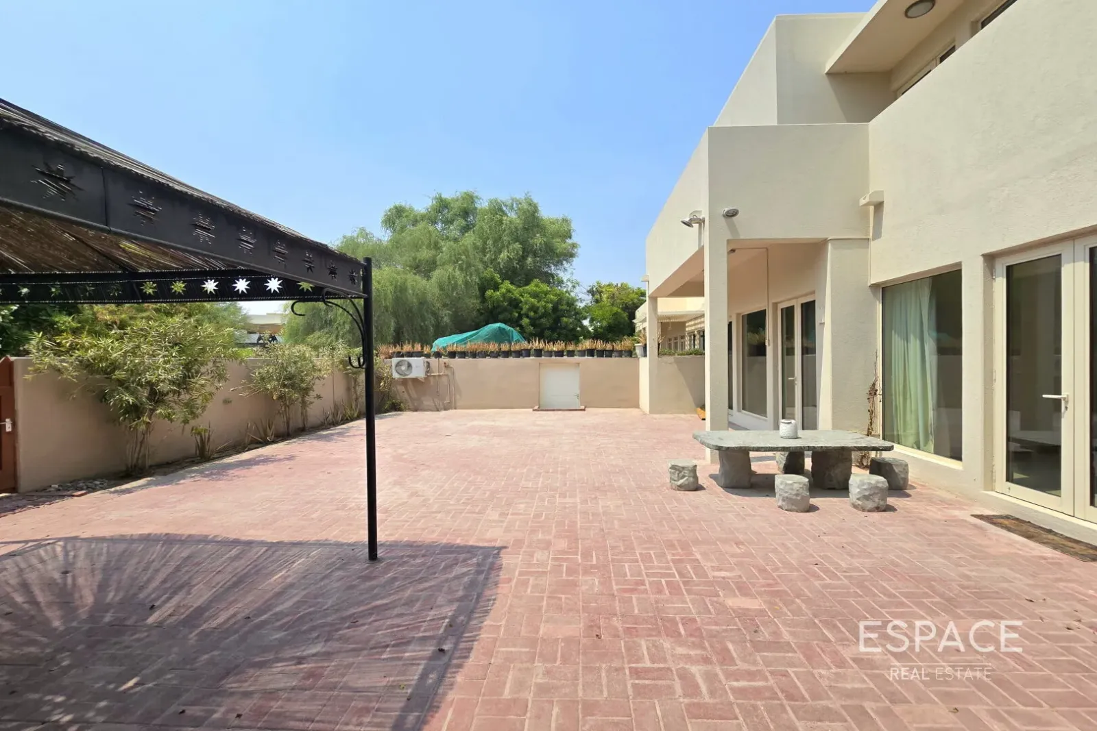 PropertiesGalleryCamera