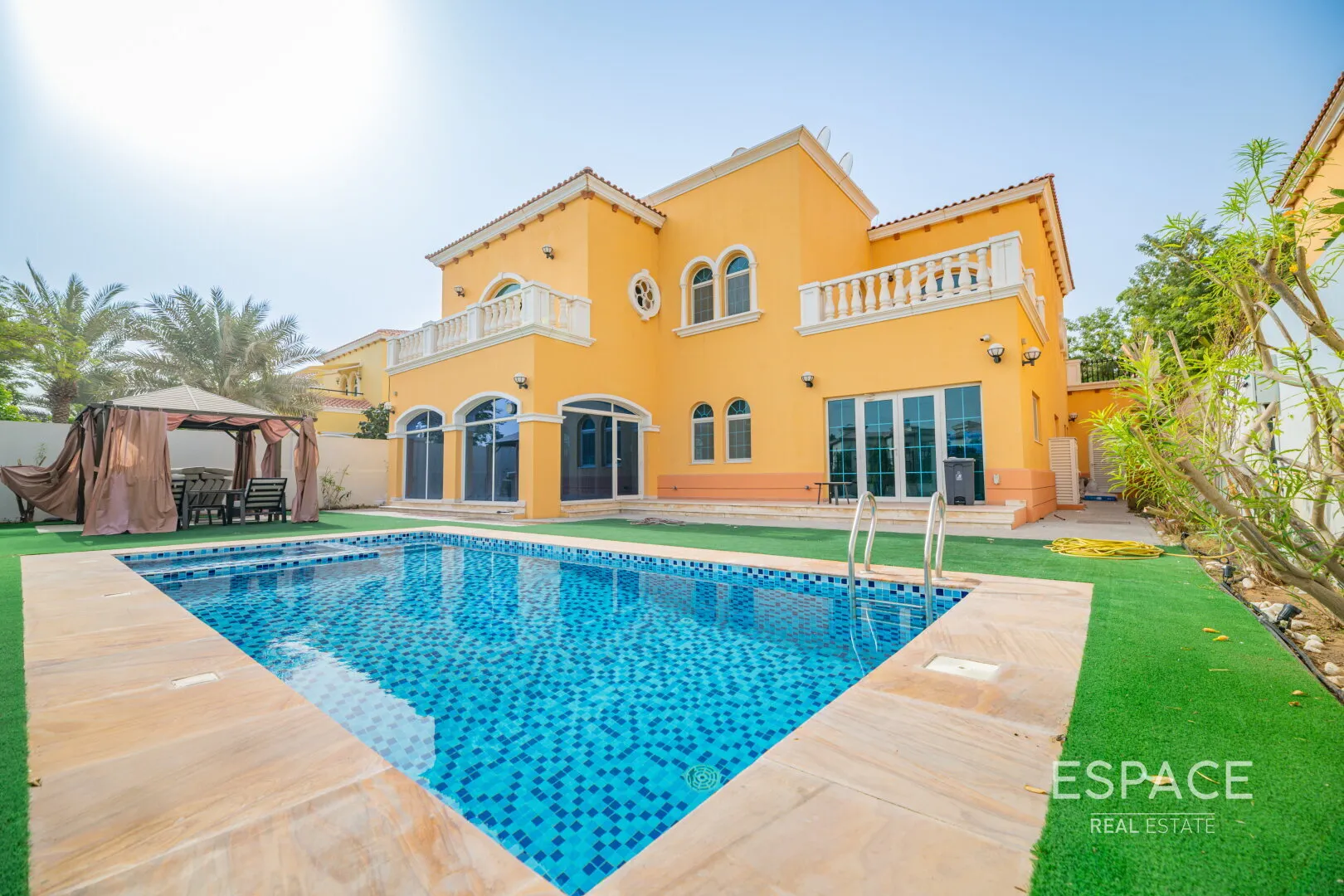 single static gallery