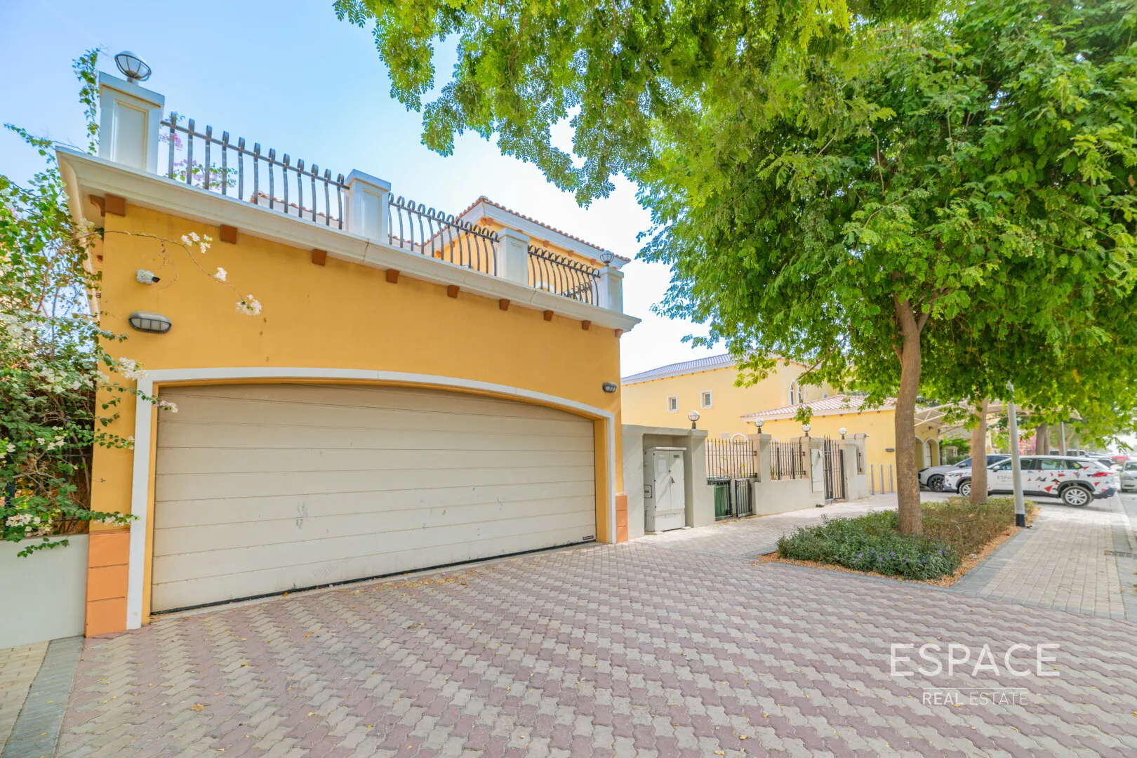 PropertiesGalleryCamera