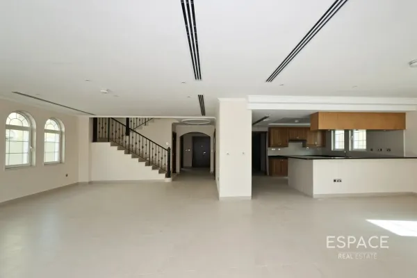 Legacy, Jumeirah Park, Dubai - Espace