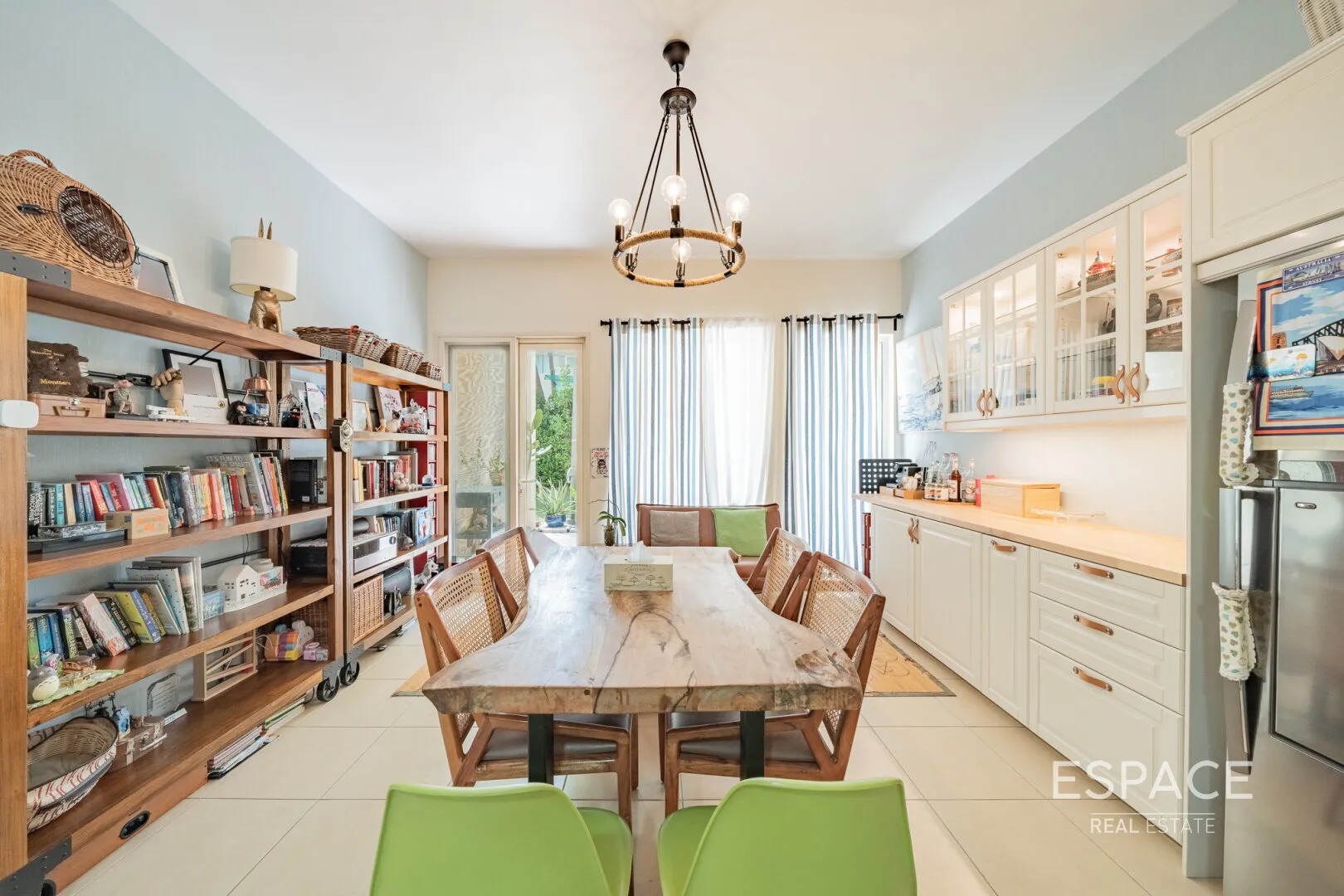 PropertiesGalleryCamera