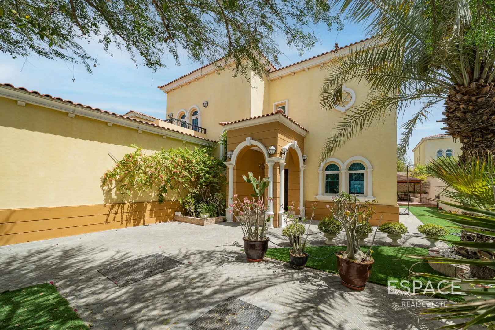 PropertiesGalleryCamera