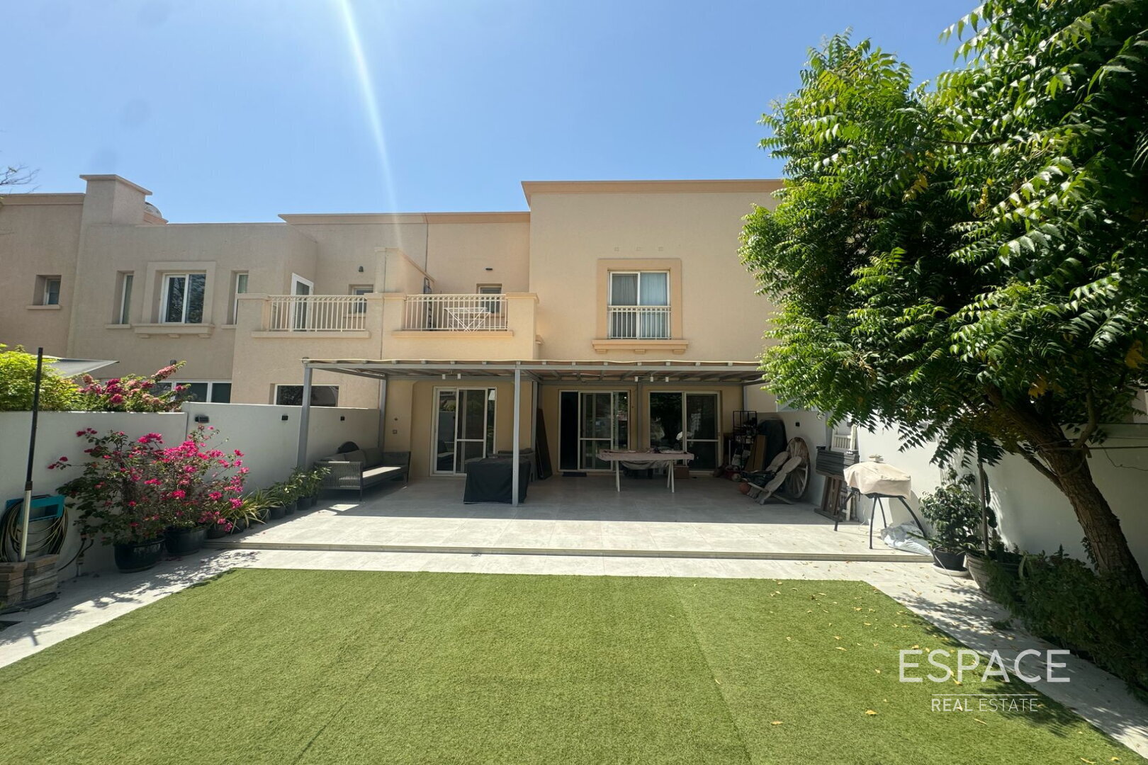 single static gallery