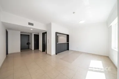 Al Majara 5, Dubai Marina, Dubai - Espace