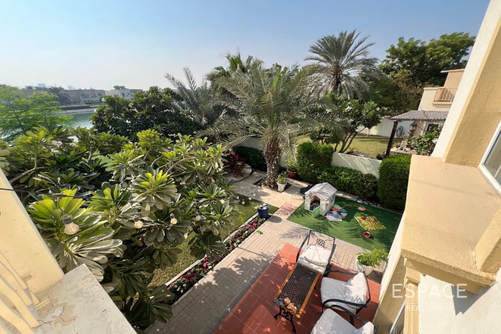 single static gallery