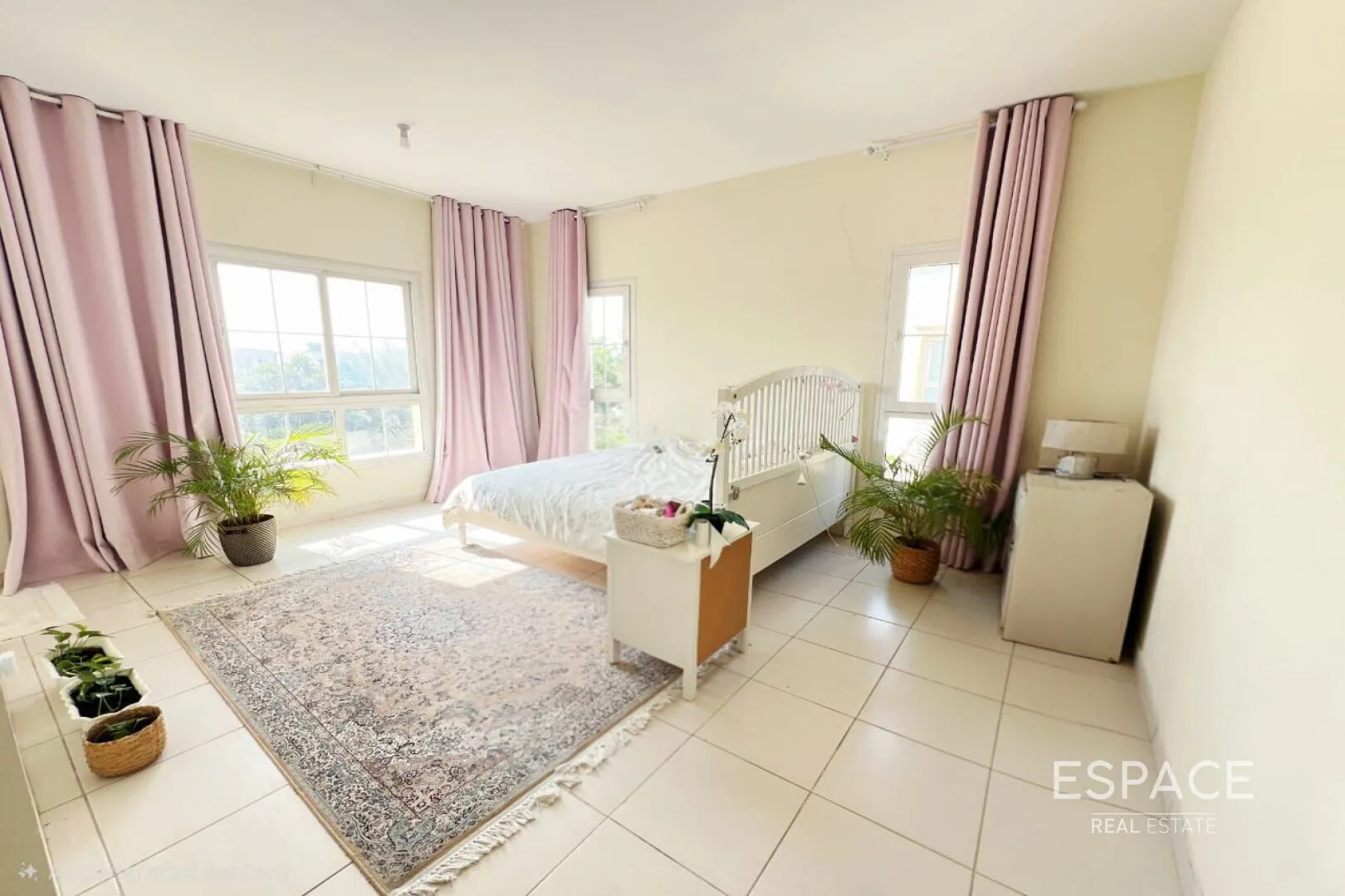 single static gallery