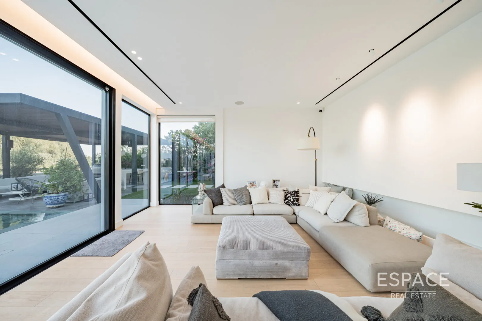 single static gallery