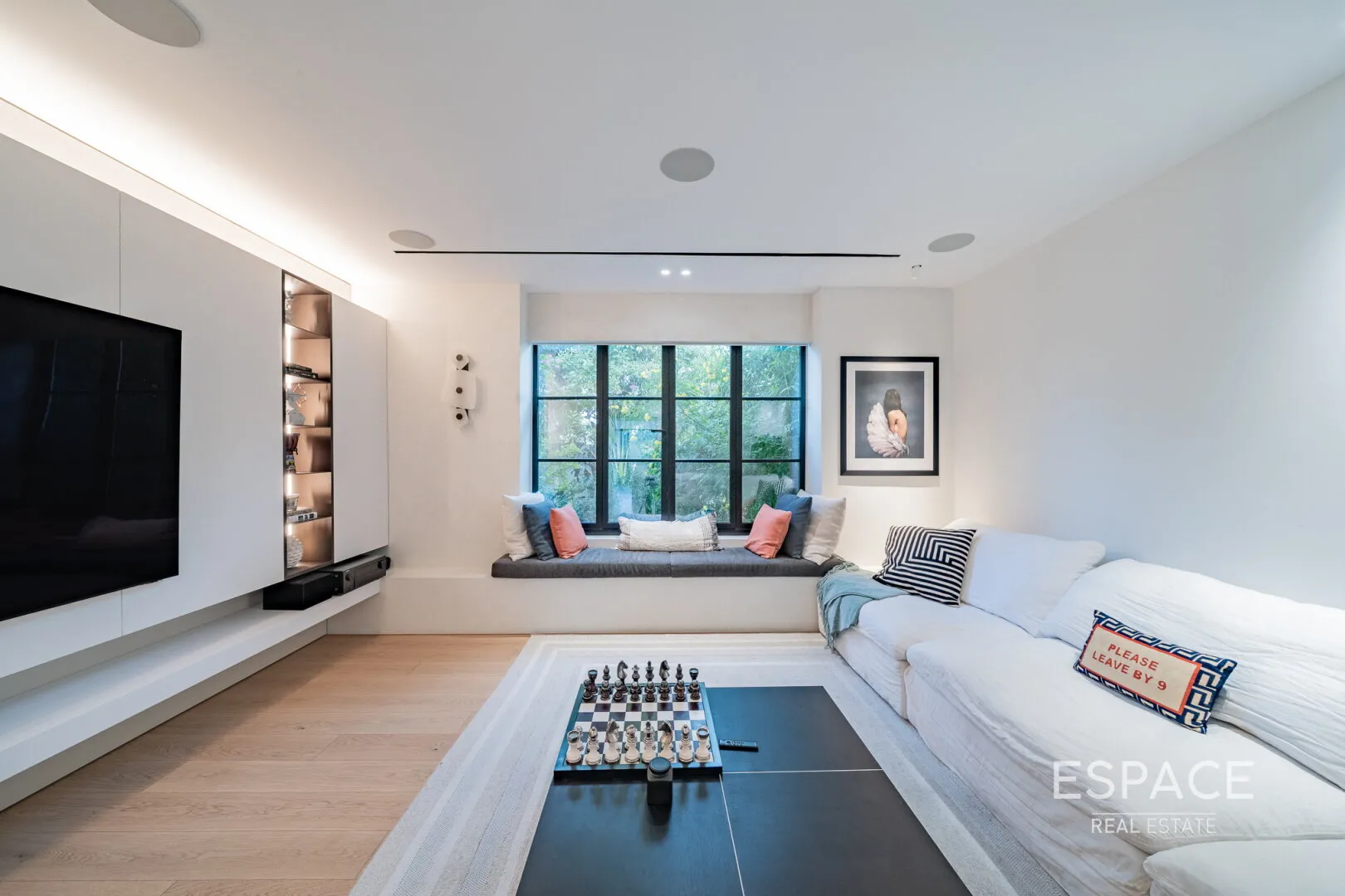 single static gallery