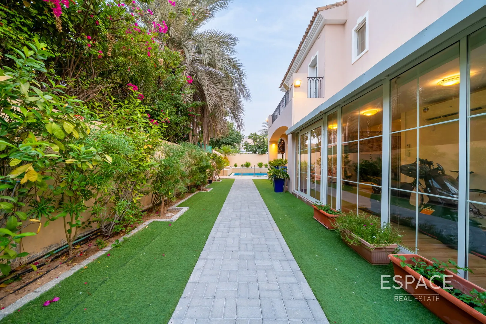 PropertiesGalleryCamera