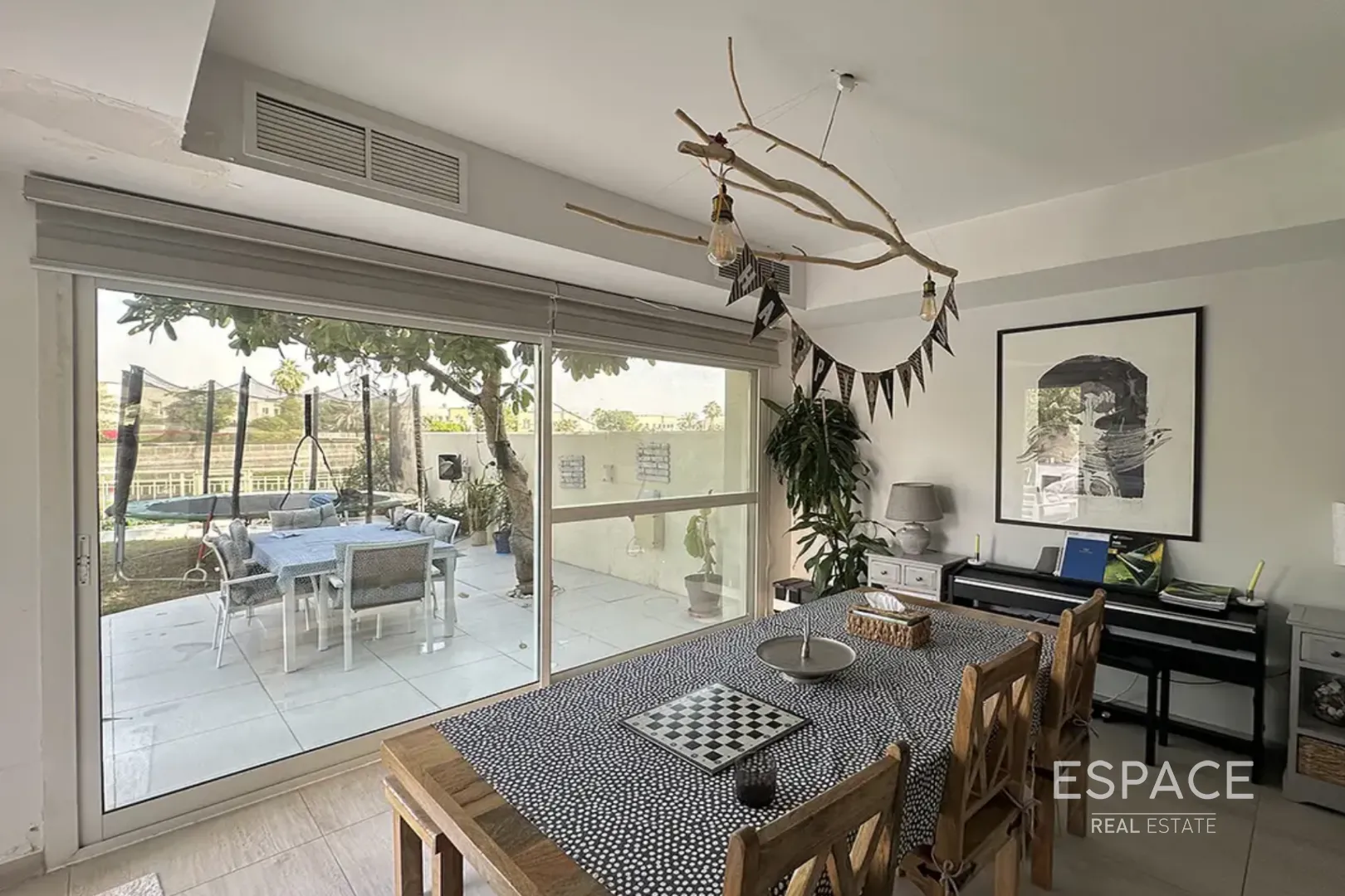 single static gallery