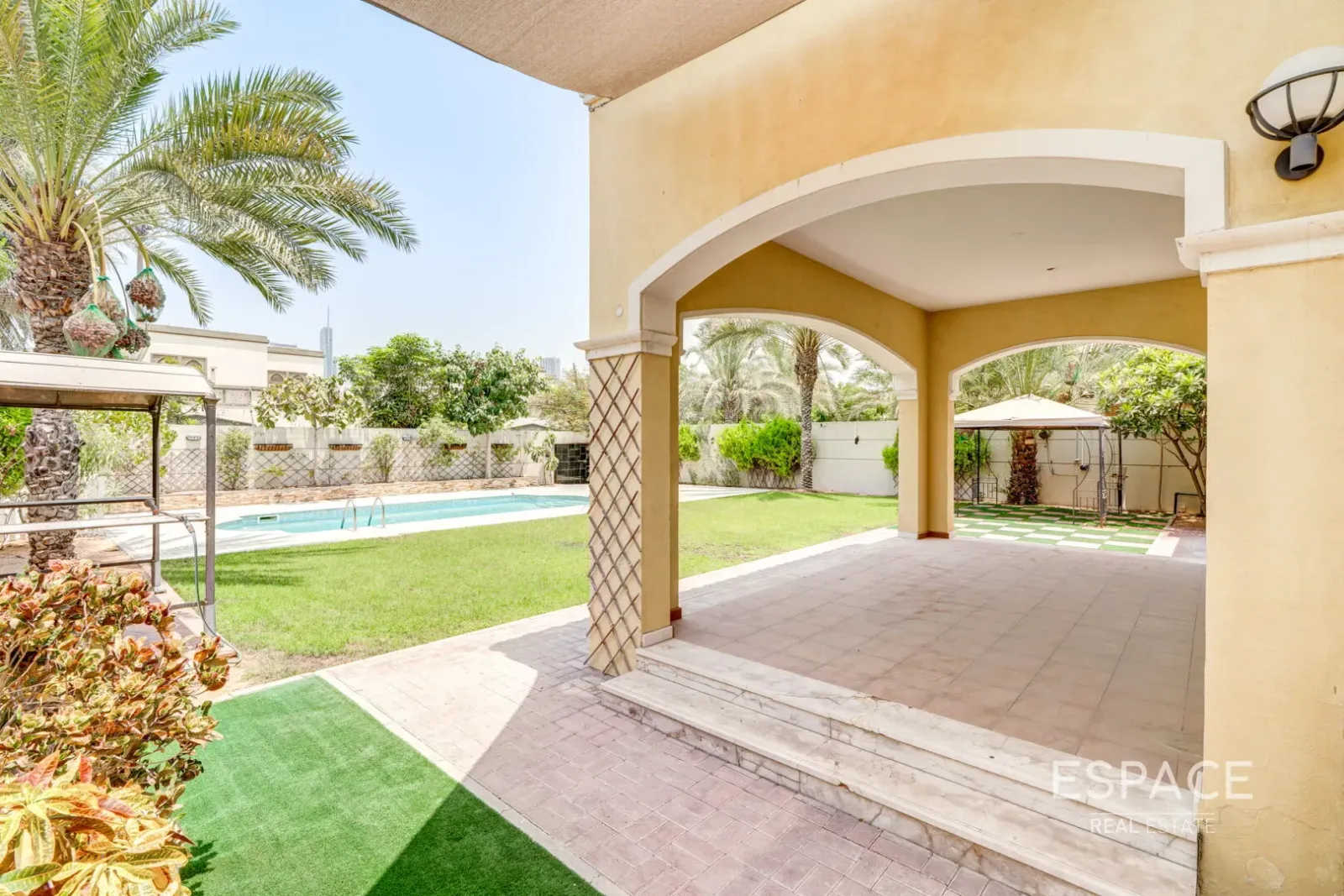 PropertiesGalleryCamera