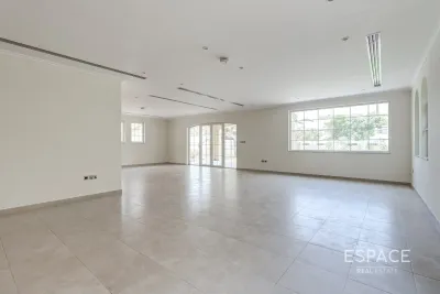 Legacy, Jumeirah Park, Dubai - Espace