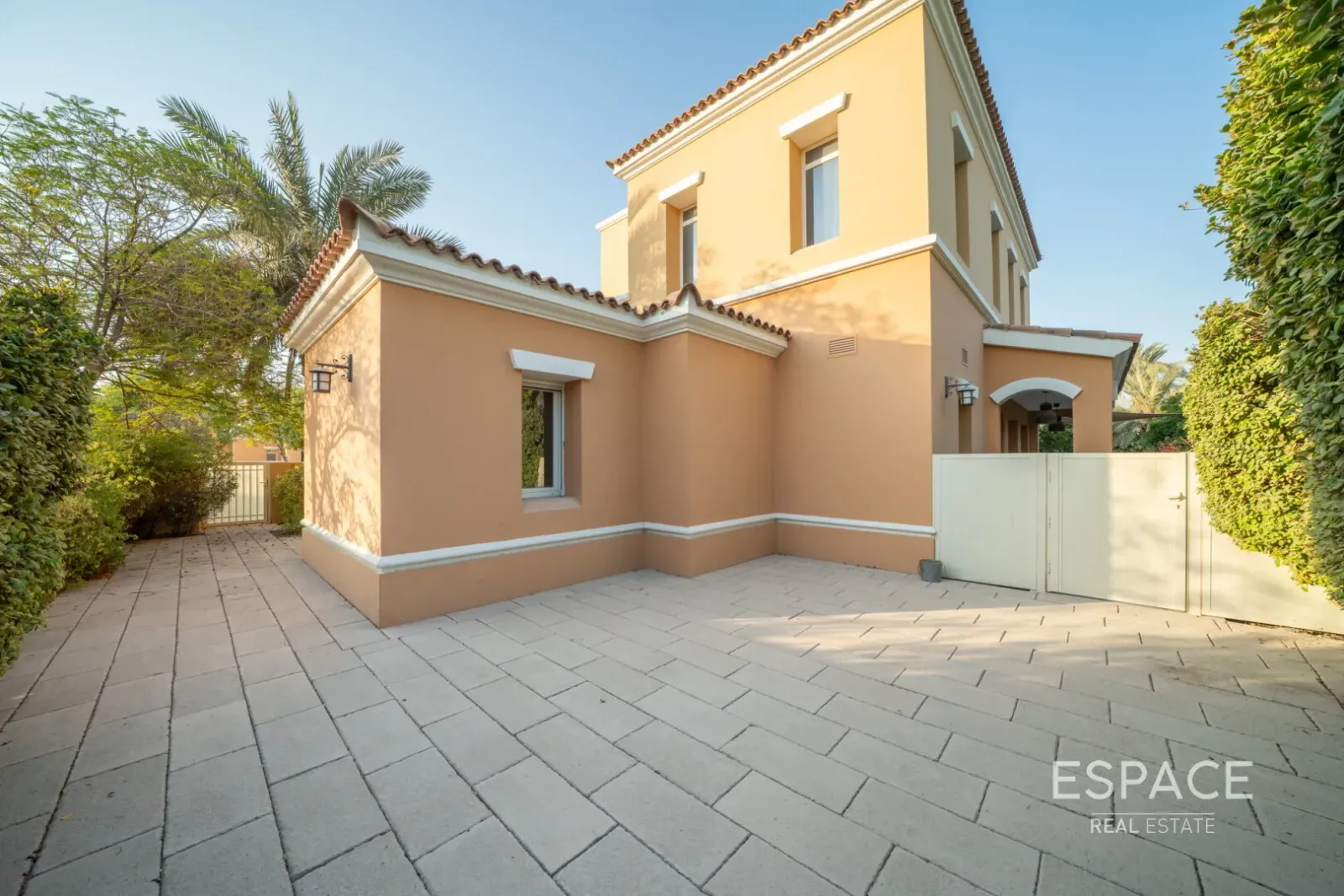 PropertiesGalleryCamera