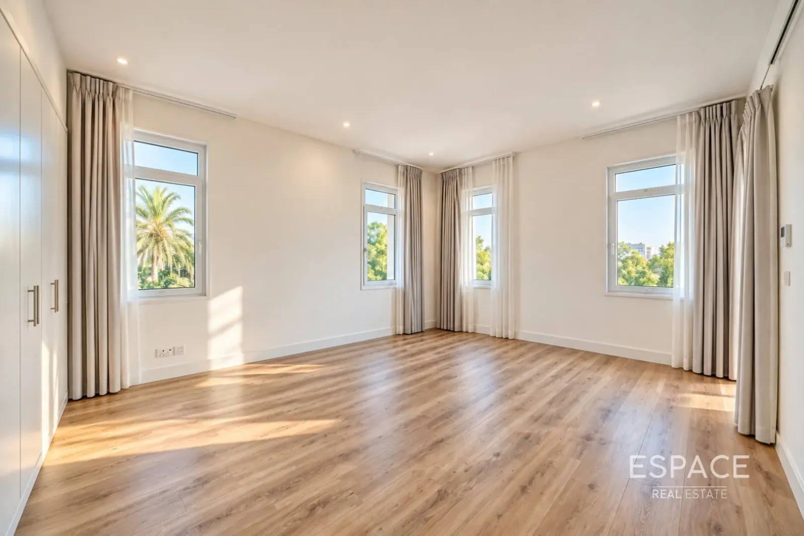 PropertiesGalleryCamera