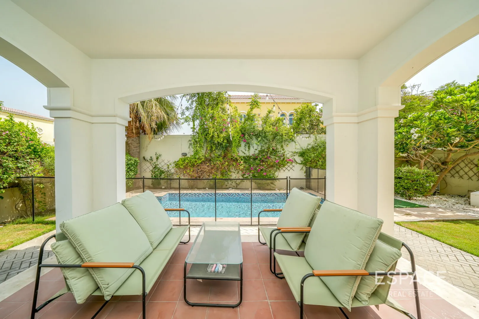 PropertiesGalleryCamera