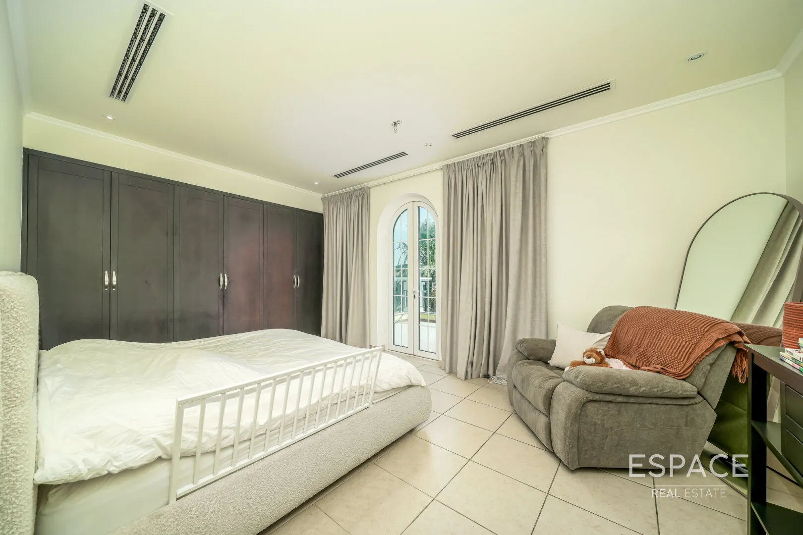 PropertiesGalleryCamera