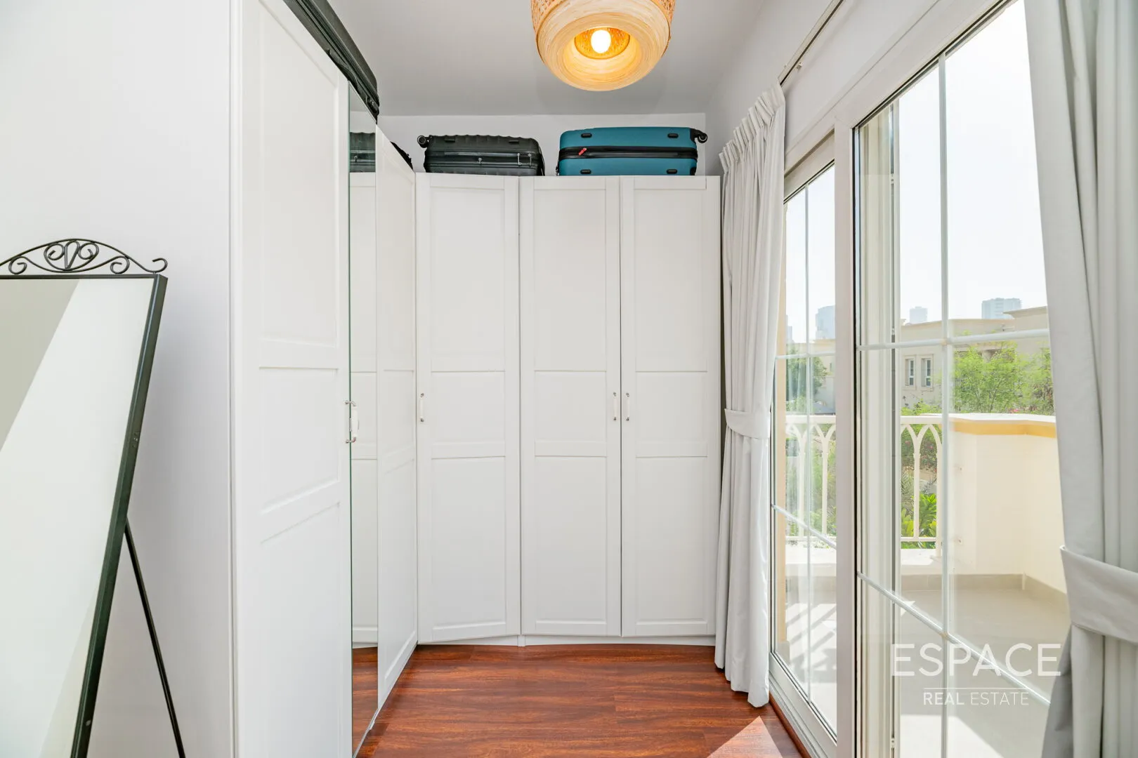 PropertiesGalleryCamera