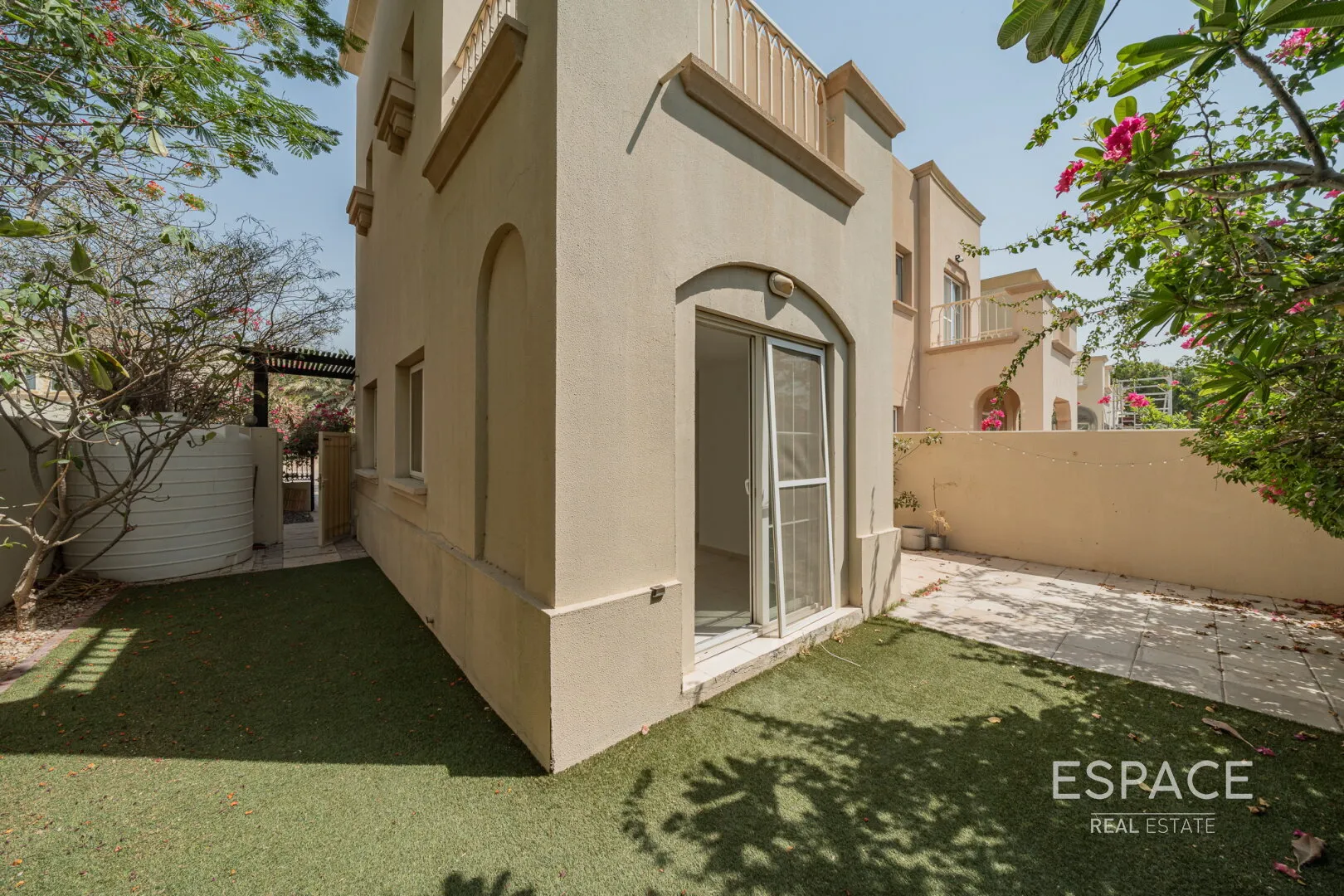 PropertiesGalleryCamera