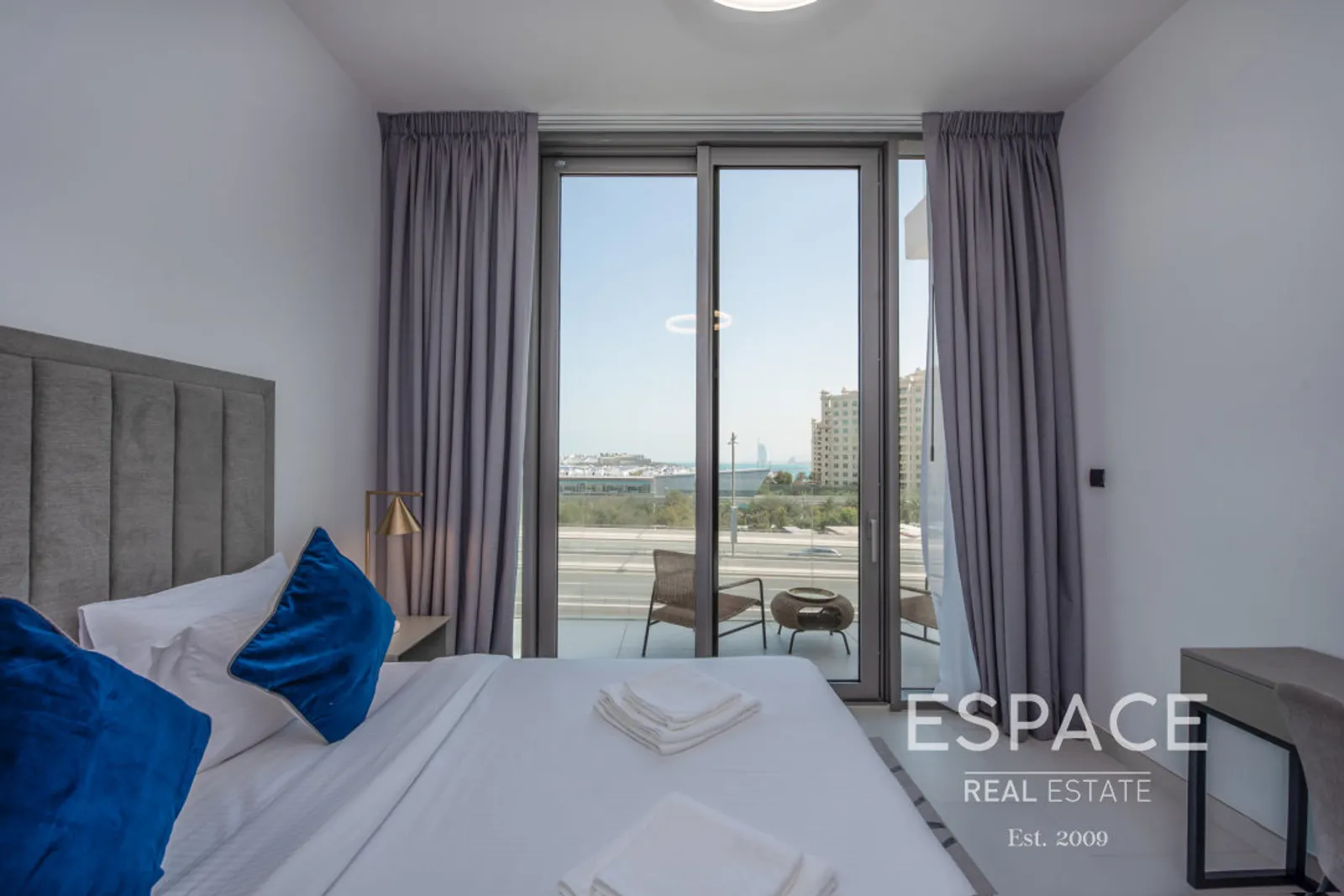 PropertiesGalleryCamera