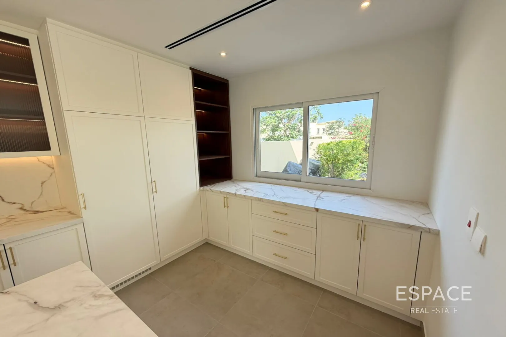 single static gallery