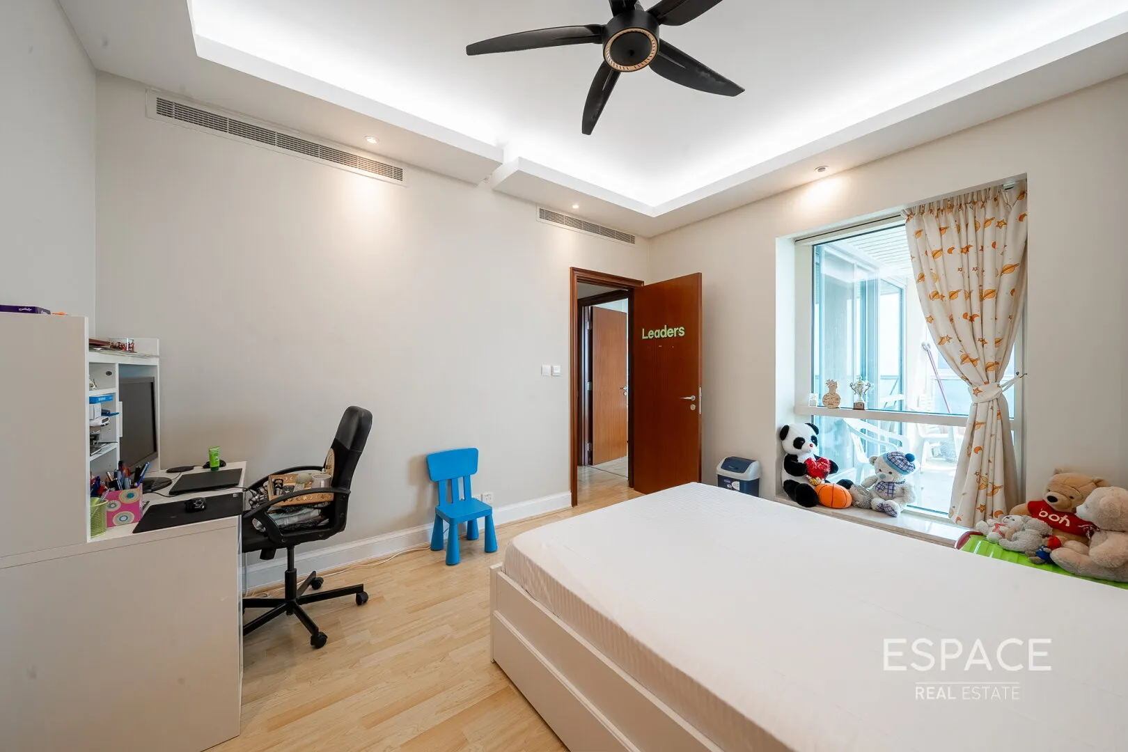 PropertiesGalleryCamera