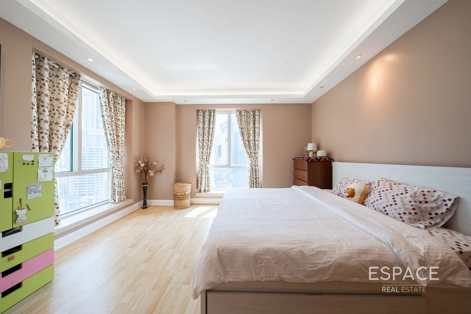 PropertiesGalleryCamera