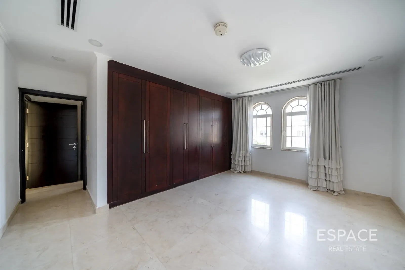 PropertiesGalleryCamera