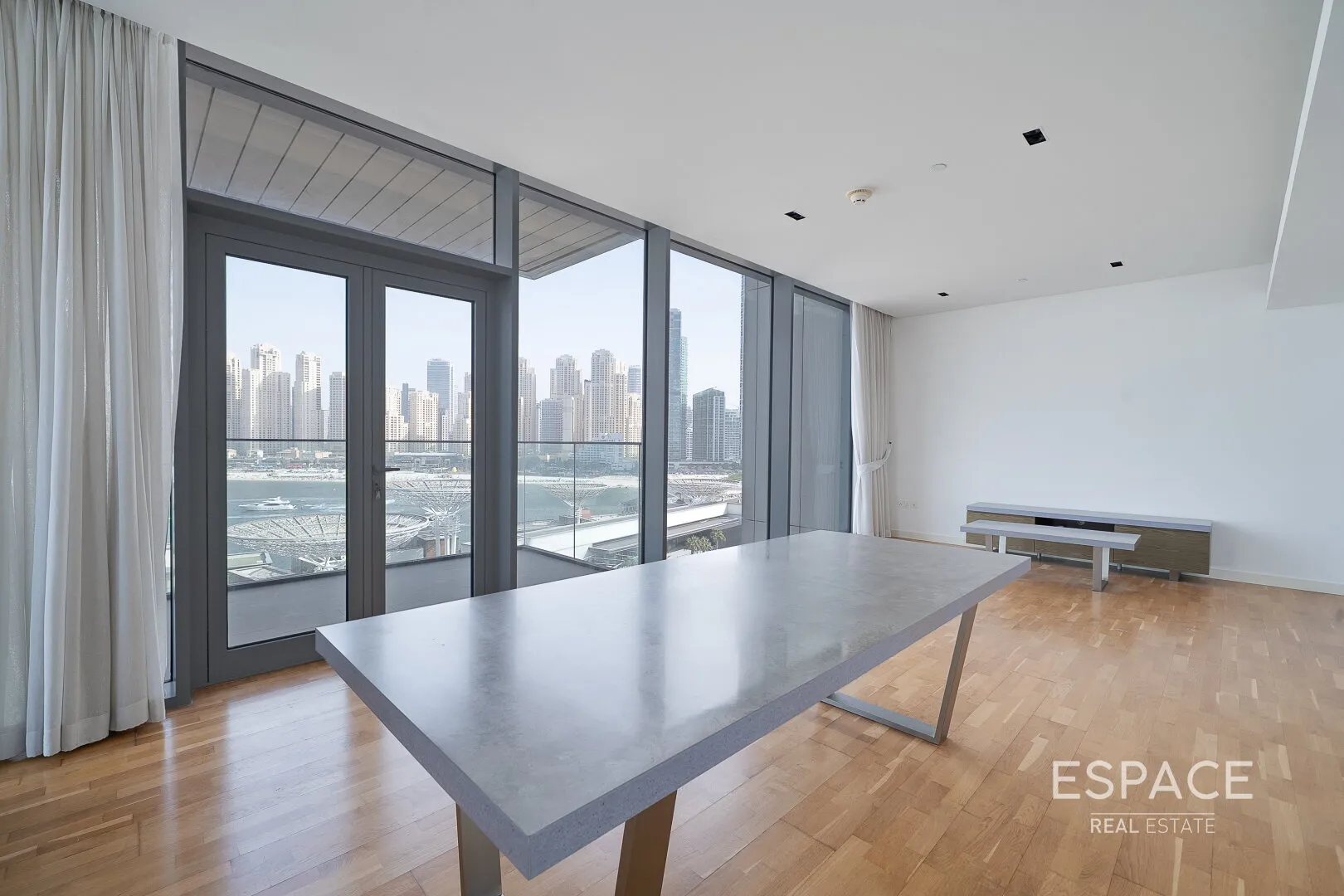 single static gallery