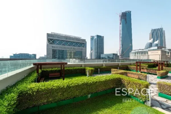 Maze Tower, Sheikh Zayed Road, Dubai - Espace