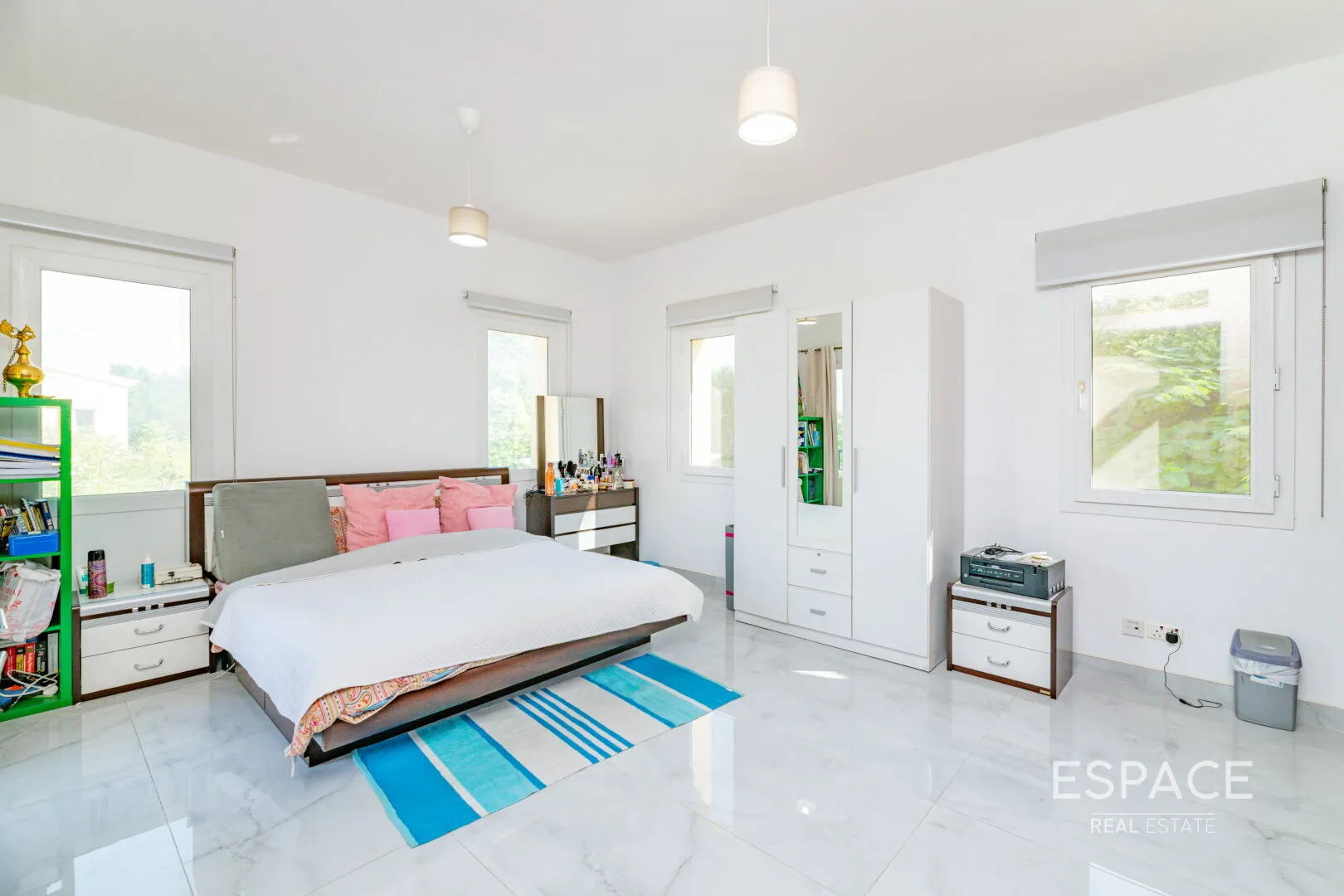 PropertiesGalleryCamera